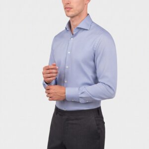 Camicia su misura Fil a Fil Azzurro indossata, vista di tre quarti