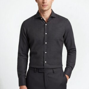 Camicia su misura Lino Carbone indossata, vista frontale