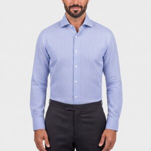 Camicia su misura Lino Micro Rigato Azzurro indossata, vista frontale