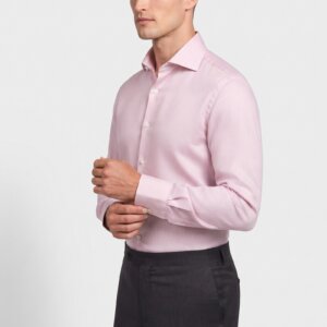 Camicia su misura Lino rosa chiaro indossata, vista di tre quarti