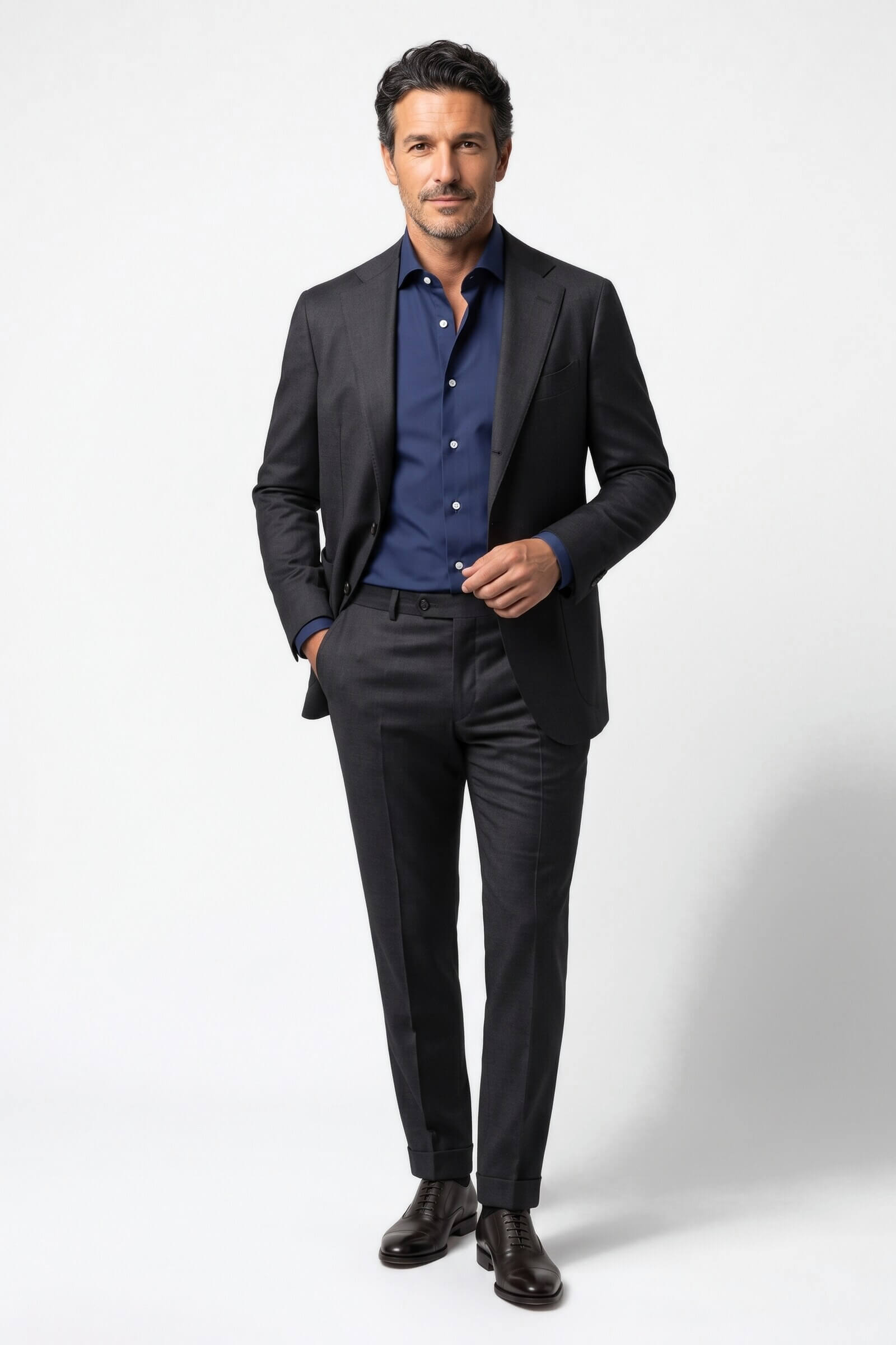 Camicia su misura Popeline Blu Notte Perlato in un look elegante